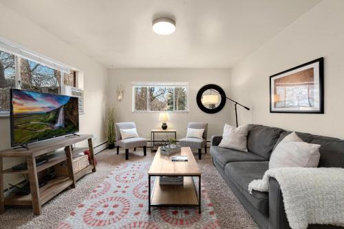 Stylish condo in the heart of Old Town - main image