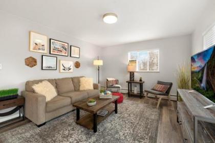 Amazing Condo in the Heart of Old Town - image 4