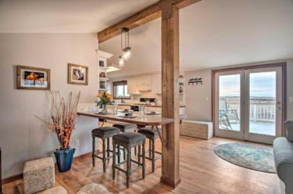 Lovely Barn Loft with Mtn Views on Horse Estate - image 5