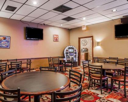 Quality Inn Fort Dodge - image 7