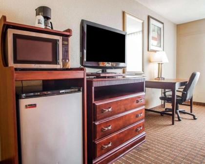 Quality Inn Fort Dodge - image 9