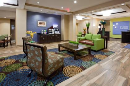 Holiday Inn Express & Suites Fort Dodge an IHG Hotel - image 13