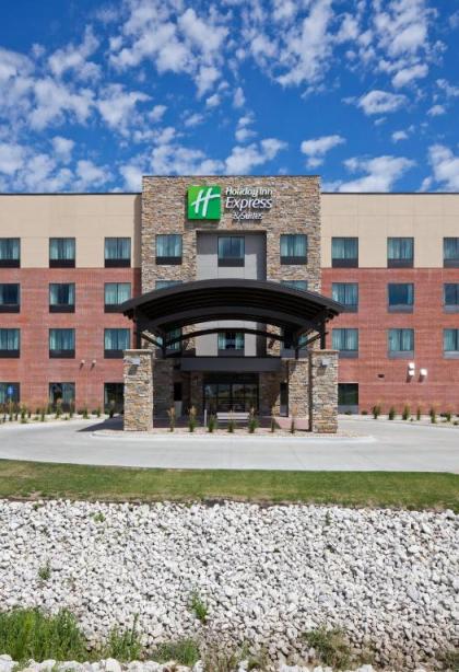 Holiday Inn Express & Suites Fort Dodge an IHG Hotel - image 14