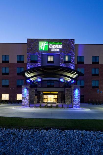 Holiday Inn Express & Suites Fort Dodge an IHG Hotel - image 9