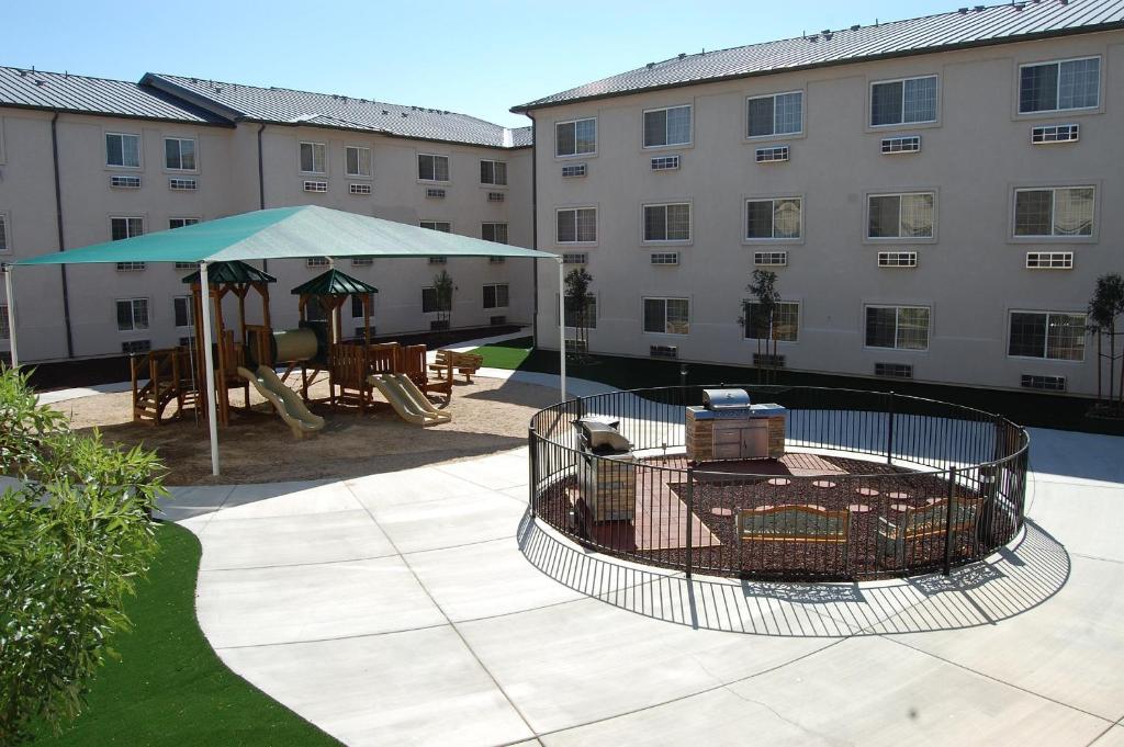 Landmark Inn Fort Irwin - image 6