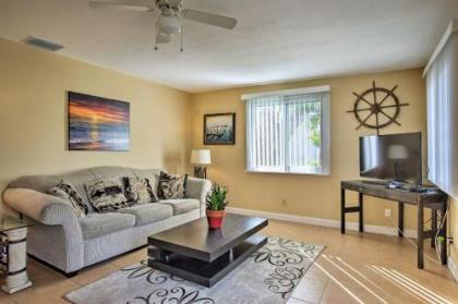 Ft Lauderdale Townhome on Canal - 3 Mi to Beach! - image 3