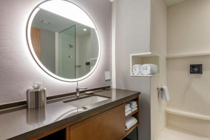 Courtyard by Marriott Fort Lauderdale Downtown - image 12