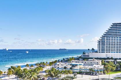 AC Hotel by Marriott Fort Lauderdale Beach - image 18