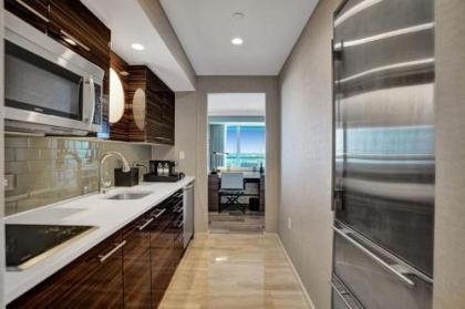 Luxury Condo one bedroom with Daily c - image 5