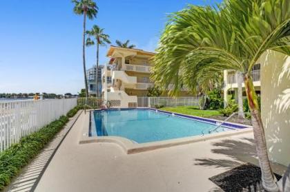 Fort Lauderdale Yacht and Beach Club 209 - image 4