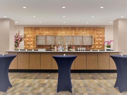 DoubleTree by Hilton Fort Lee/George Washington Bridge - image 7