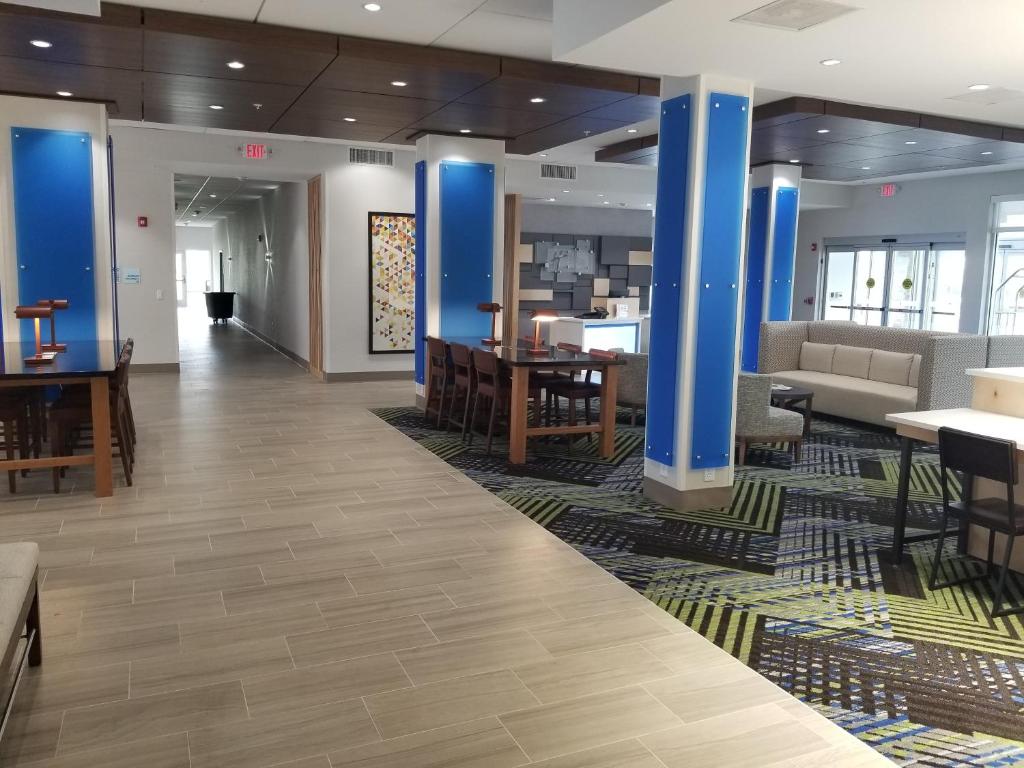 Holiday Inn Express & Suites - Fort Mill an IHG Hotel - image 3