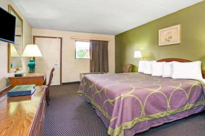 Super 8 by Wyndham Fort Mitchell Cincinnati Area - image 15