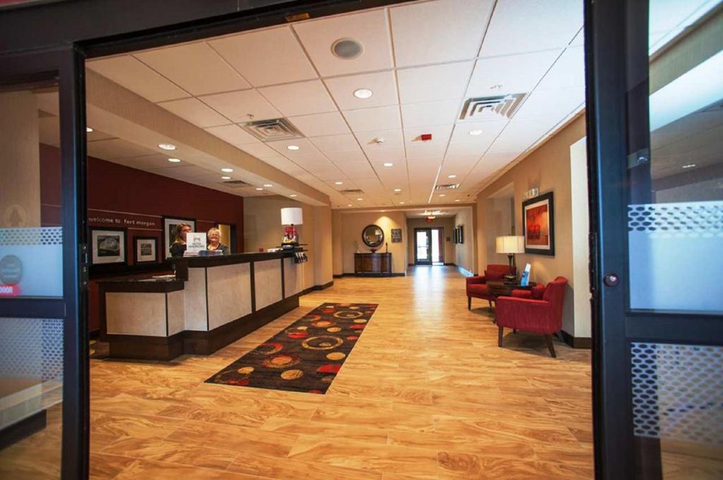 Hampton Inn Fort Morgan - image 4