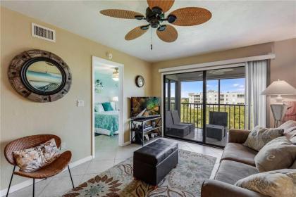 Estero Cove 352 2 Bedrooms Sleeps 4 5th Floor Elevator Heated Pool Fl