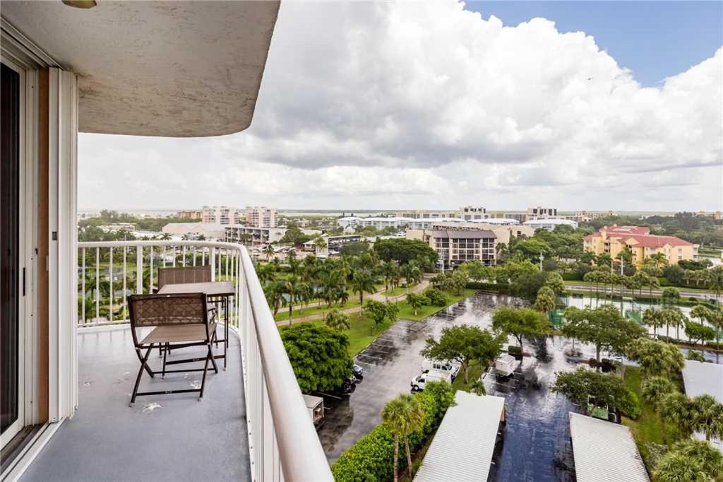 Bermuda Dunes 903 2 Bedrooms Sleeps 4 Gulf Front Elevator Heated Pool - image 2