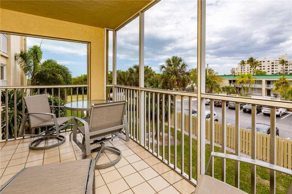 Sand Caper 202 Sleeps 4 Gulf Front 2 Bedrooms Elevator Heated Pool - image 2