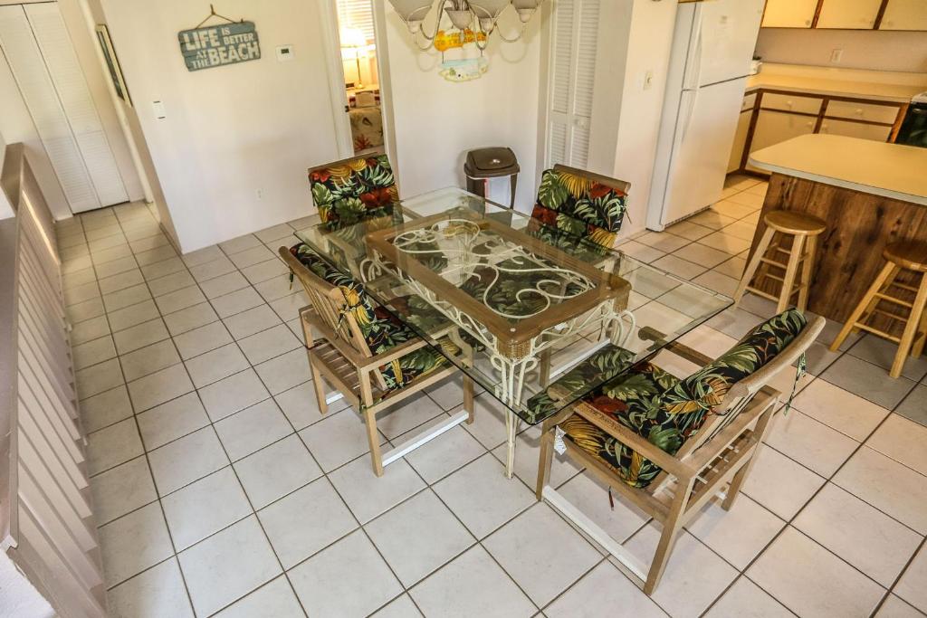 7900 Estero - image 4