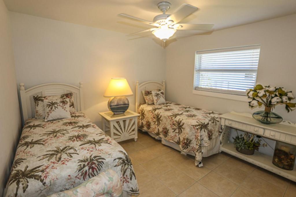 8211 Estero Blvd. - image 3