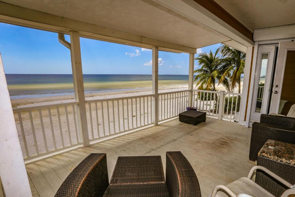 4000 Estero Blvd. - image 2