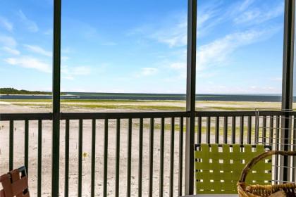 Carlos Pointe 233 2 Bedrooms Sleeps 4 Gulf Front Elevator Heated Pool Florida