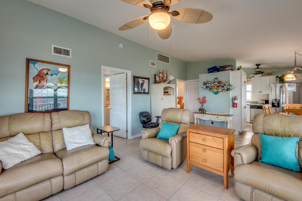 718 Estero Boulevard - image 4