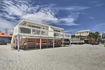 Fort Myers Beach House with Private Deck and Gulf Views - image 2