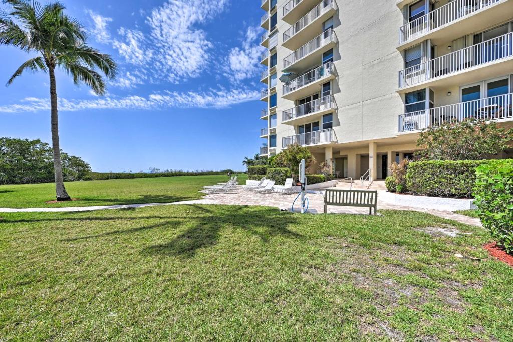 Estero Beach Couples Retreat with Pool Access! - image 7