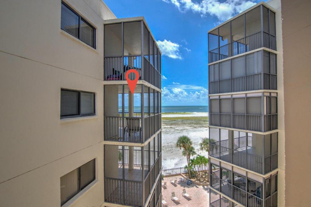 Point PELICAN - Your 5th Floor Beach Front Home Away From Home W Amazing Views! - image 2