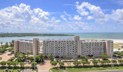 Point PELICAN - Your 5th Floor Beach Front Home Away From Home W Amazing Views! - image 4