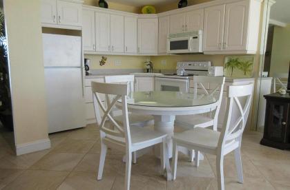 Estero Beach & Tennis 1106A by Kathy Nesbit Vacations - image 4