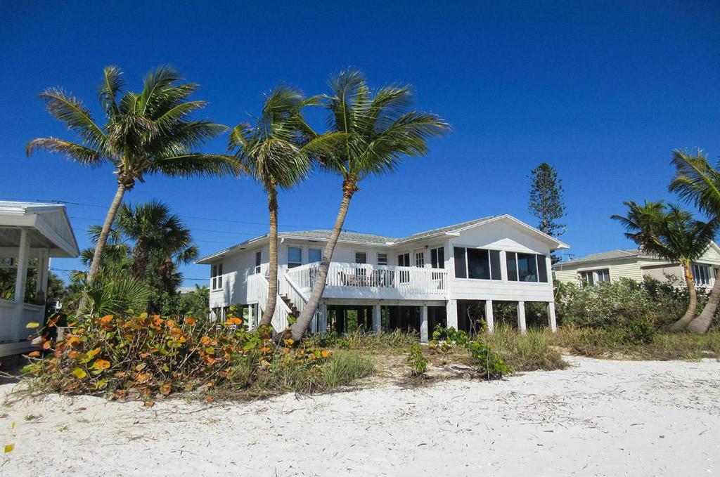 Mid-Island Beach House by Kathy Nesbit Vacations - main image