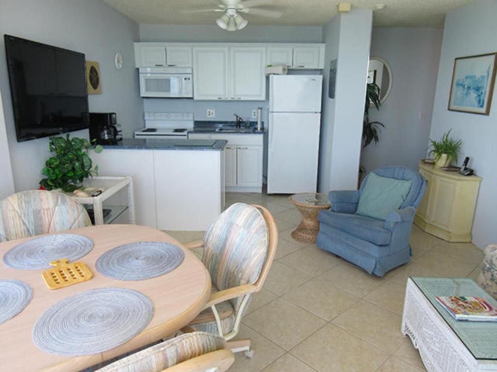 Estero Beach & Tennis 1103B by Kathy Nesbit Vacations - image 7