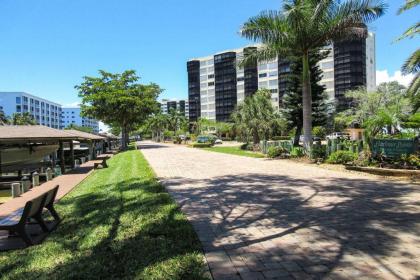 Harbour Pointe North 725 by Kathy Nesbit Vacations Fort myers Beach