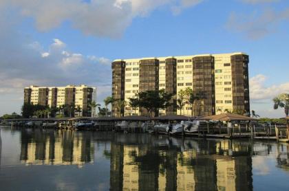 Harbour Pointe North 127 by Kathy Nesbit Vacations Fort myers Beach Florida