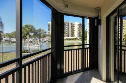 Harbour Pointe North 127 by Kathy Nesbit Vacations - image 11