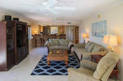 Harbour Pointe North 127 by Kathy Nesbit Vacations - image 13