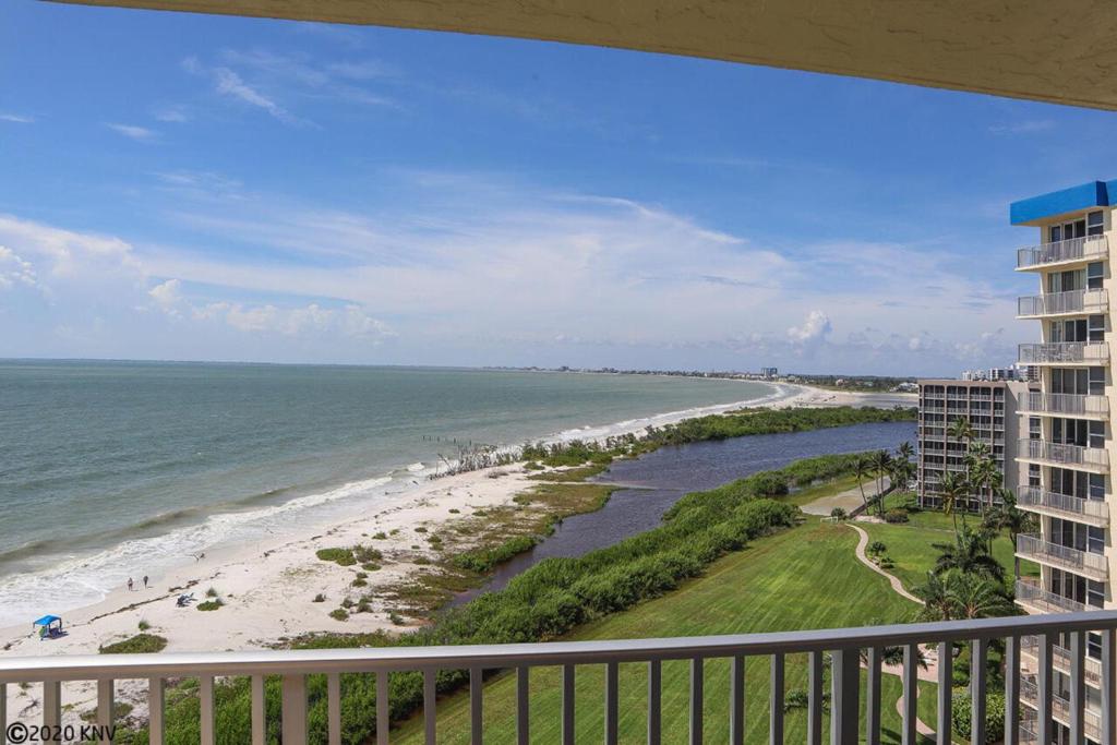 Estero Beach & Tennis 906C by Kathy Nesbit Vacations - image 5