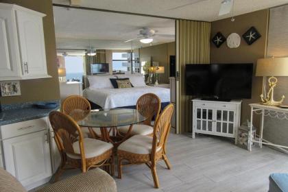 Estero Beach & Tennis 701B by Kathy Nesbit Vacations - image 15