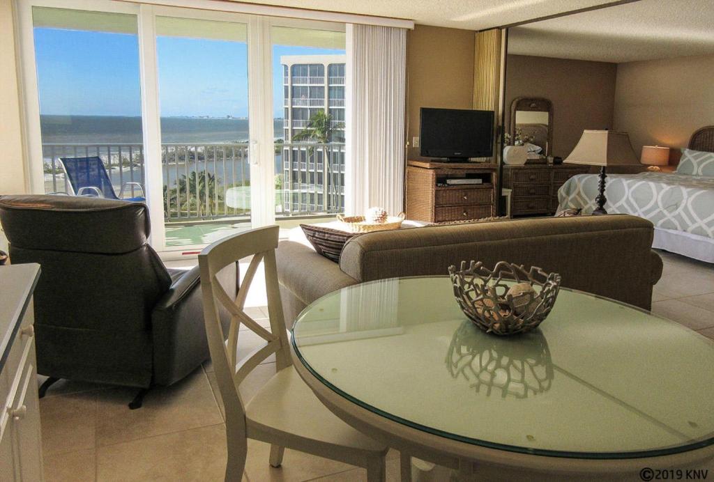 Estero Beach & Tennis 606A by Kathy Nesbit Vacations - image 2