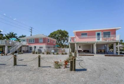 Flamingo Villas A Downstairs - Beautiful Beach Bungalow with Pool - image 10