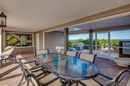 21381 Widgeon Terrace - Beautiful Compound on Peninsula w Large Pool - image 9