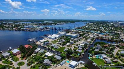 Palm Harbor #503 - Island Condo Overlooking Marina - image 5