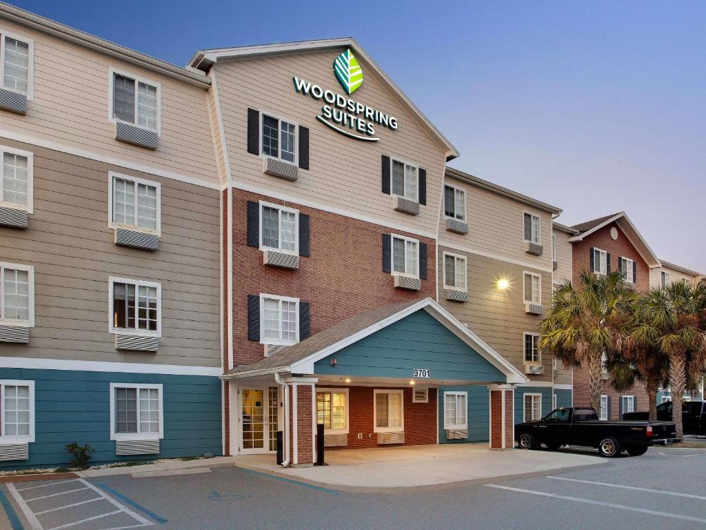 WoodSpring Suites Fort Myers Northeast - image 3