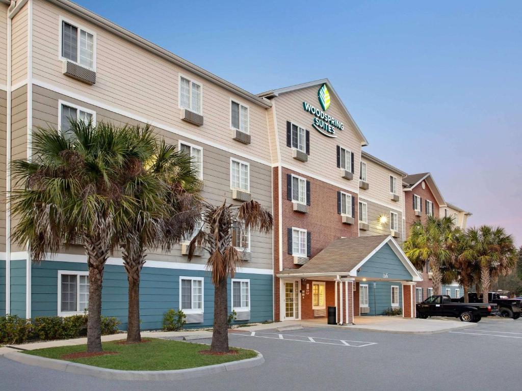 WoodSpring Suites Fort Myers Northeast - image 4