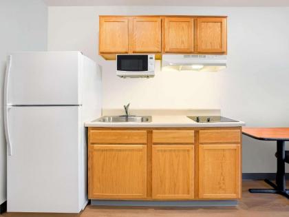 WoodSpring Suites Fort Myers Northeast - image 9