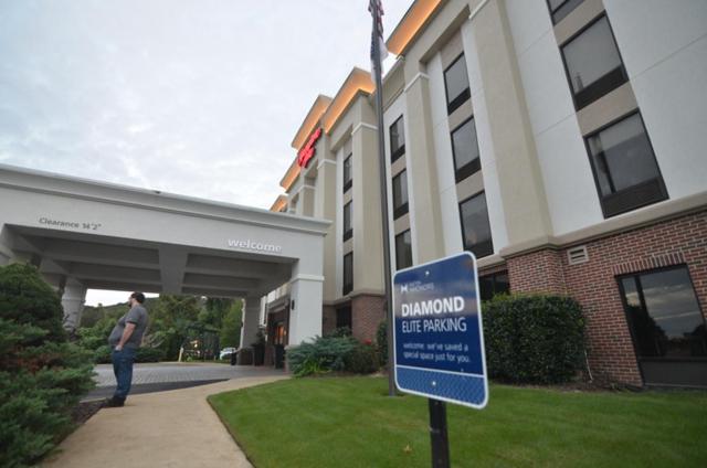 Hampton Inn Fort Payne - image 5