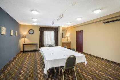 Holiday Inn Express Hotel & Suites Fort Payne an IHG Hotel - image 4