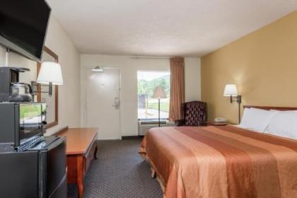 Days Inn by Wyndham Fort Payne - image 3