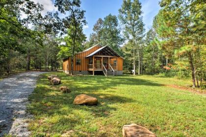 Peaceful Cabin with Deck 3 Mi to Little River Canyon